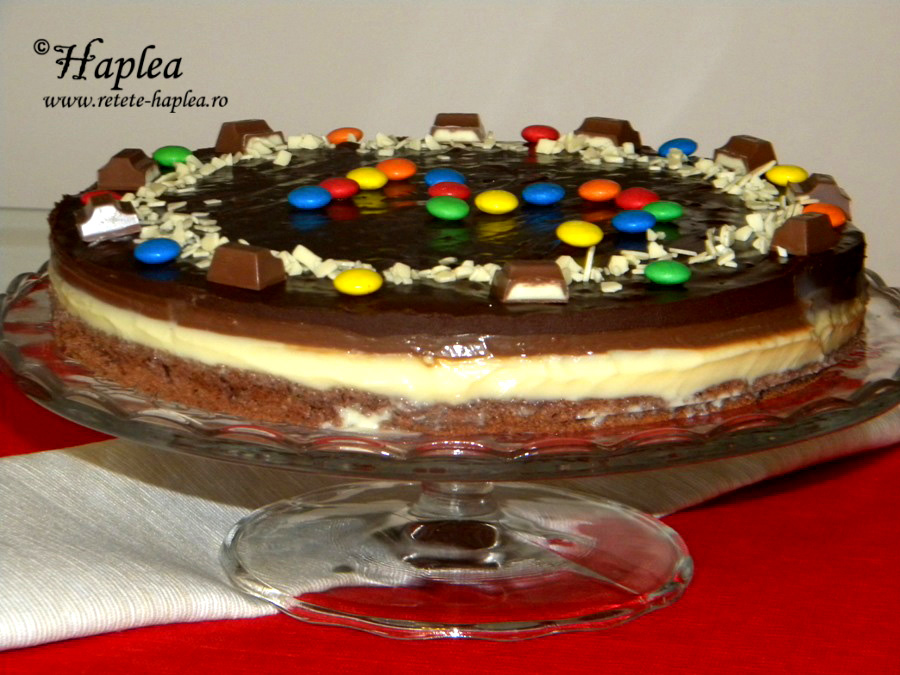 tort cu ciocolata in trei culori poza 15